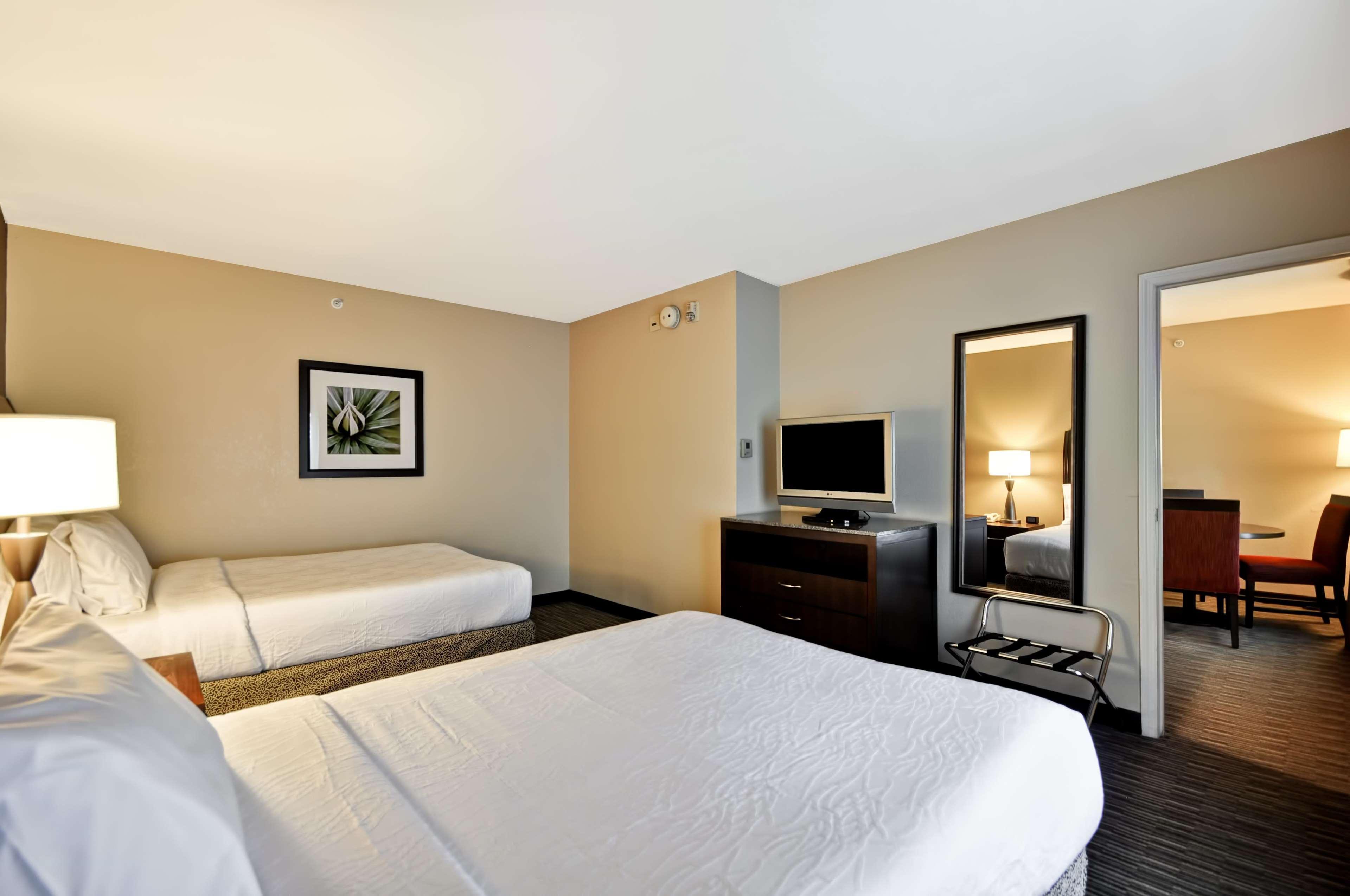 Hilton Garden Inn Tampa North Temple Terrace Exteriör bild